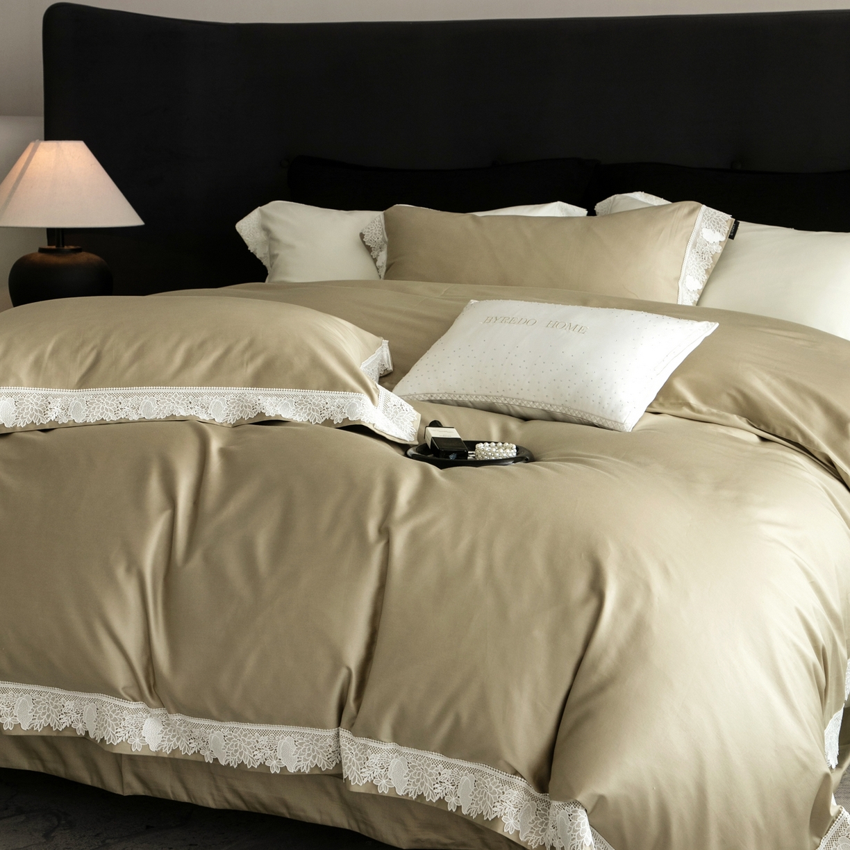 91家纺网 家纺一手货源 找家纺 馨蕊家居2025新款秋冬原创设计师轻奢风100支高定系列四件套-棉米朵 棉米朵-灰湖绿