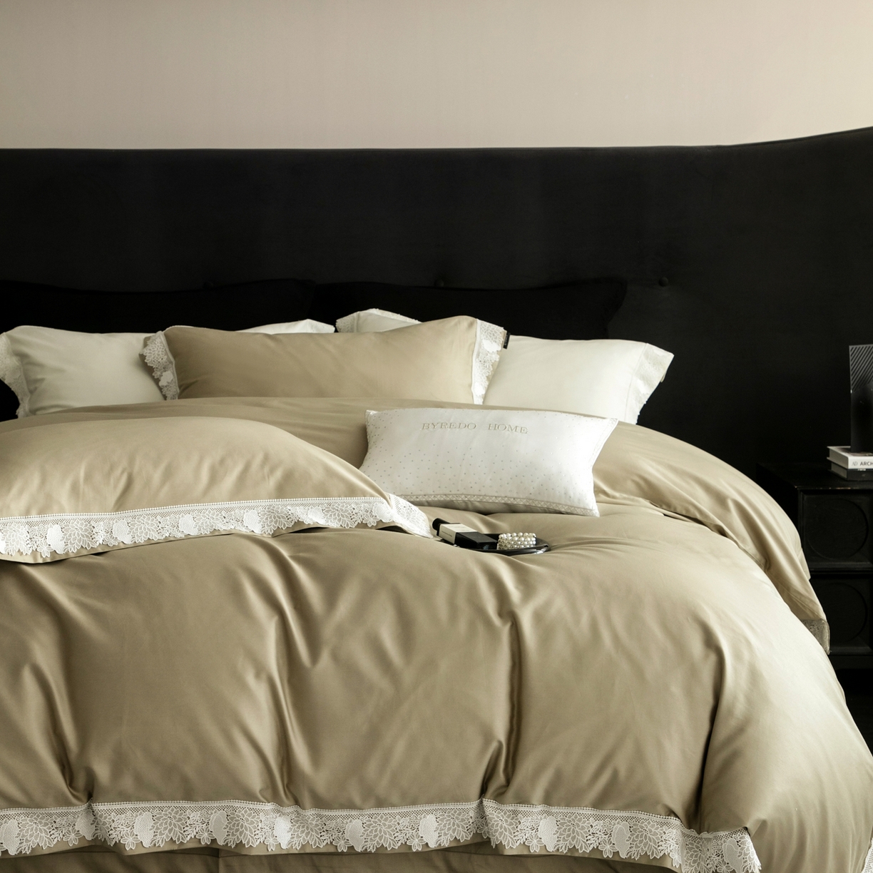 91家纺网 家纺一手货源 找家纺 馨蕊家居2025新款秋冬原创设计师轻奢风100支高定系列四件套-棉米朵 棉米朵-灰湖绿