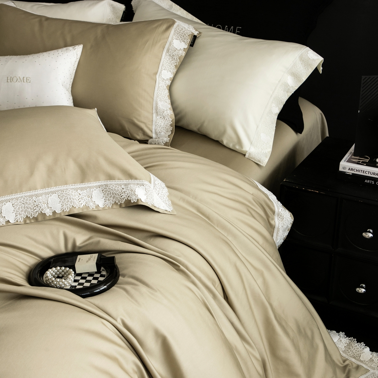 91家纺网 家纺一手货源 找家纺 馨蕊家居2025新款秋冬原创设计师轻奢风100支高定系列四件套-棉米朵 棉米朵-灰湖绿