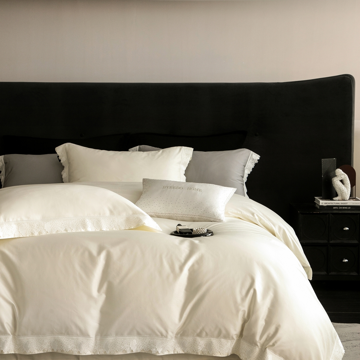 91家纺网 家纺一手货源 找家纺 馨蕊家居2025新款秋冬原创设计师轻奢风100支高定系列四件套-棉米朵 棉米朵-月光白