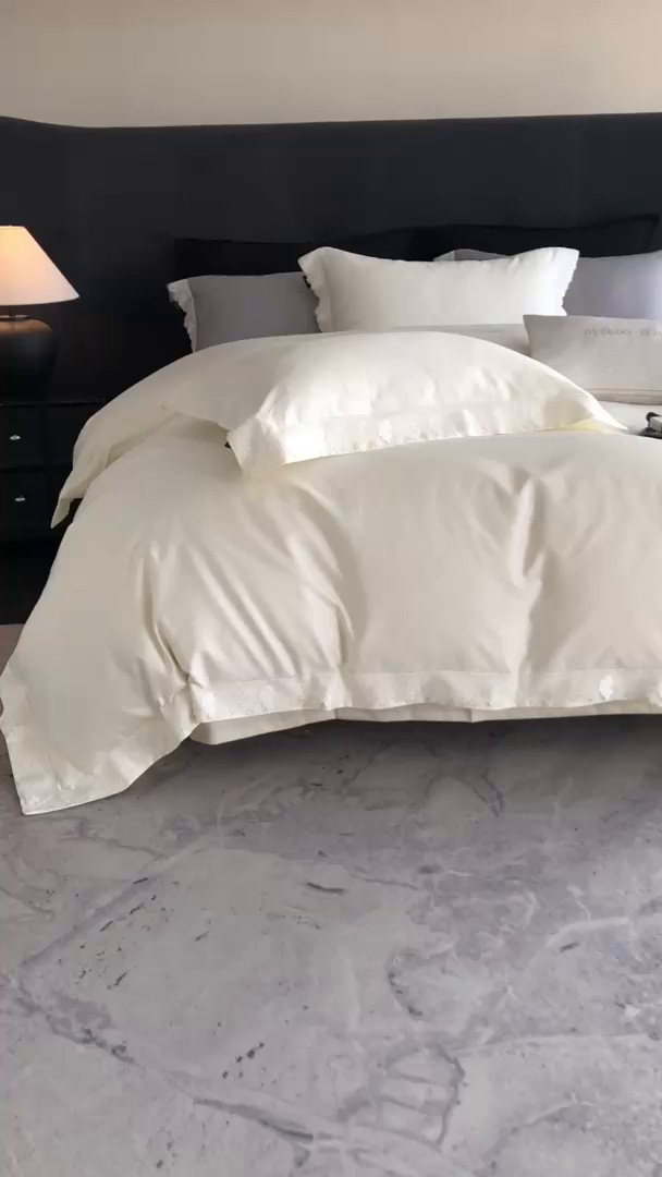 91家纺网 家纺一手货源 找家纺 馨蕊家居2025新款秋冬原创设计师轻奢风100支高定系列四件套-棉米朵 棉米朵-月光白