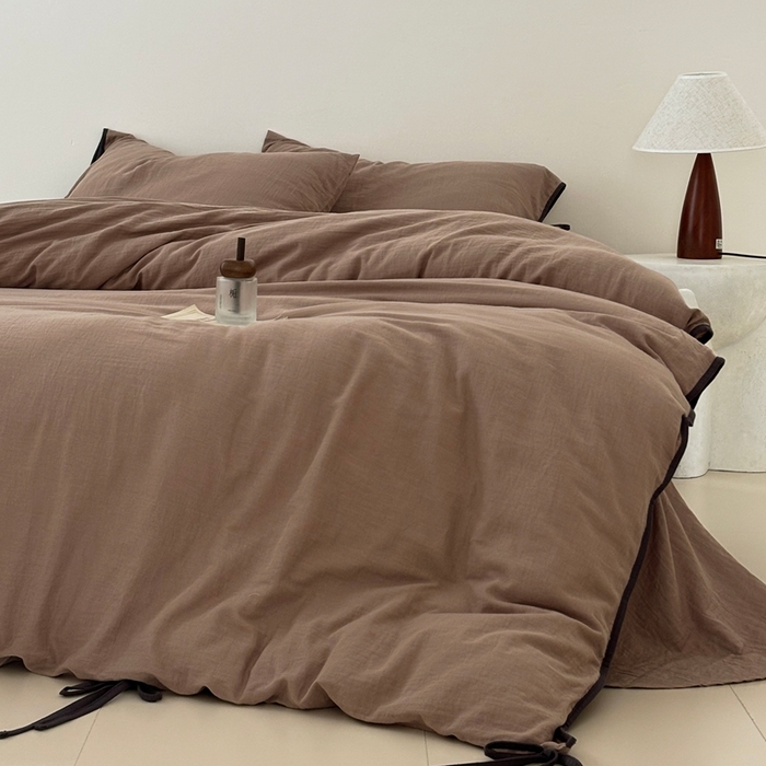 91家纺网 家纺一手货源 找家纺 FORTWO家纺原创设计（FOR TWO家纺） 2025新款双层纱撞色包边蝴蝶结款四件套-海盐 海盐-黑巧