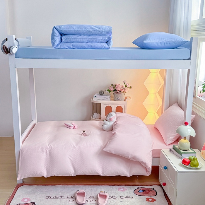 91家纺网 家纺一手货源 找家纺 麒东家纺 2025新款圆豆纱华夫格学生三件套 粉色