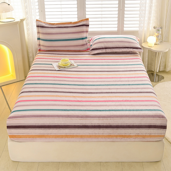 91家纺网 家纺一手货源 找家纺 圣靓家纺 2025新款加厚牛奶绒床笠 匆匆那年