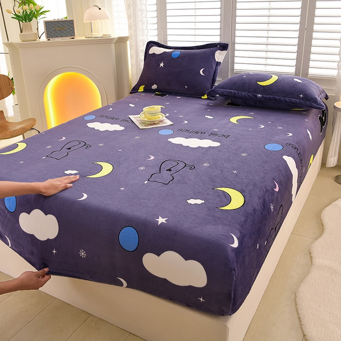 91家纺网 家纺一手货源 找家纺 圣靓家纺 2025新款加厚牛奶绒床笠 晚安喵喵