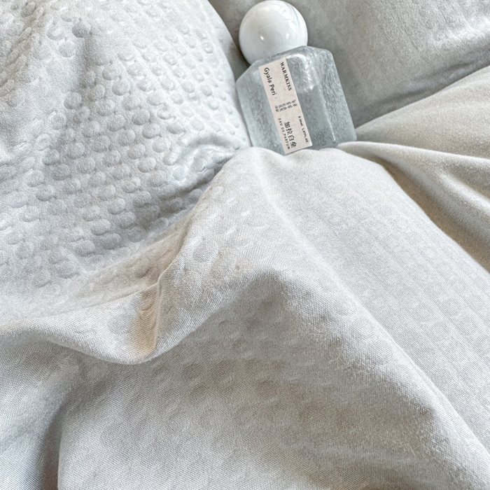 91家纺网 家纺一手货源 找家纺 麒东家纺 2025新款圆豆纱华夫格学生三件套 灰色