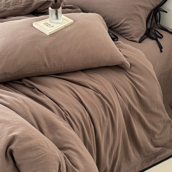 91家纺网 家纺一手货源 找家纺 FORTWO家纺原创设计（FOR TWO家纺） 2025新款双层纱撞色包边蝴蝶结款四件套-海盐 海盐-黑巧