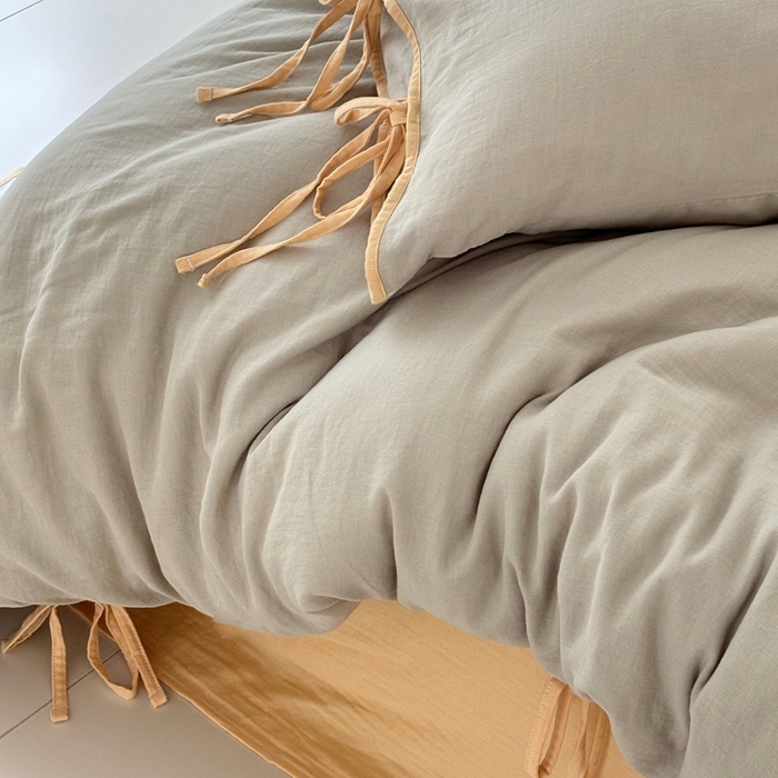 91家纺网 家纺一手货源 找家纺 FORTWO家纺原创设计（FOR TWO家纺） 2025新款双层纱撞色包边蝴蝶结款四件套-海盐 海盐-蜜豆绿