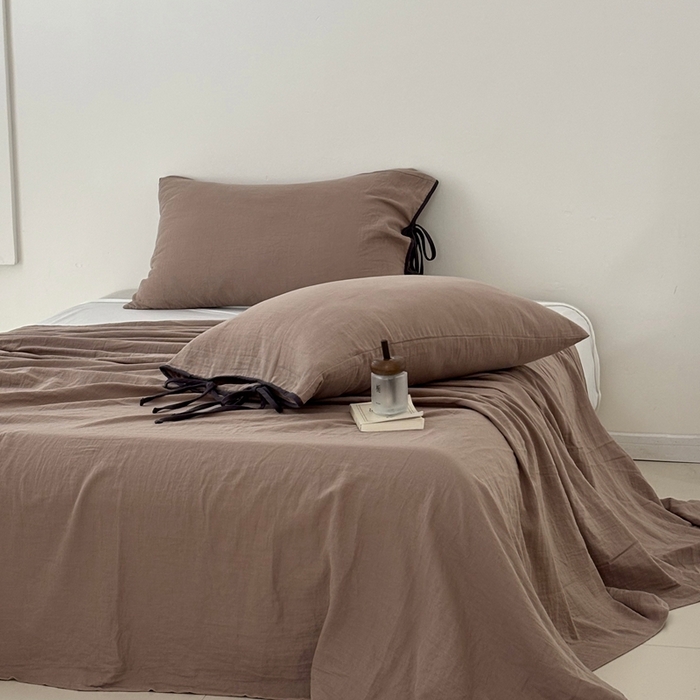 91家纺网 家纺一手货源 找家纺 FORTWO家纺原创设计（FOR TWO家纺） 2025新款双层纱撞色包边蝴蝶结款四件套-海盐 海盐-黑巧