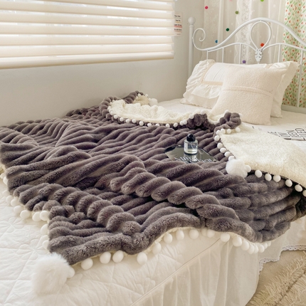 潮邦创意家居 2025新款宽条球毯大抽条配羊羔绒立体工艺绒毯毛毯盖毯 宽条球毯高级灰