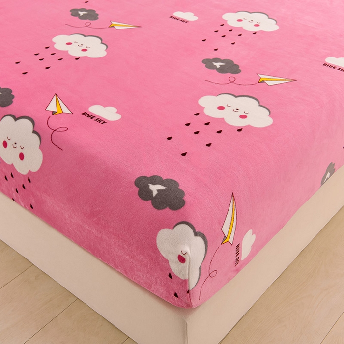 91家纺网 家纺一手货源 找家纺 圣靓家纺 2025新款加厚牛奶绒床笠 甜美约定