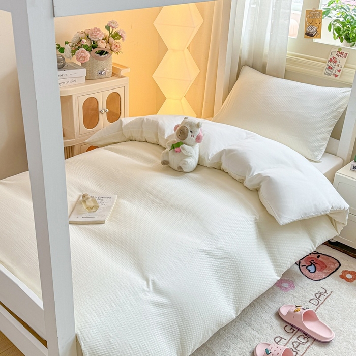 91家纺网 家纺一手货源 找家纺 麒东家纺 2025新款圆豆纱华夫格学生三件套 米白