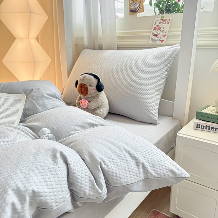 91家纺网 家纺一手货源 找家纺 麒东家纺 2025新款圆豆纱华夫格学生三件套 灰色