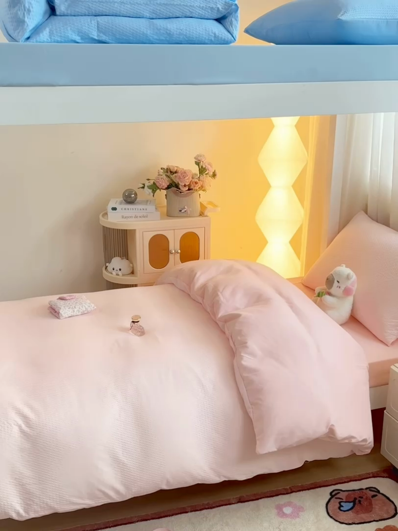 91家纺网 家纺一手货源 找家纺 麒东家纺 2025新款圆豆纱华夫格学生三件套 粉色