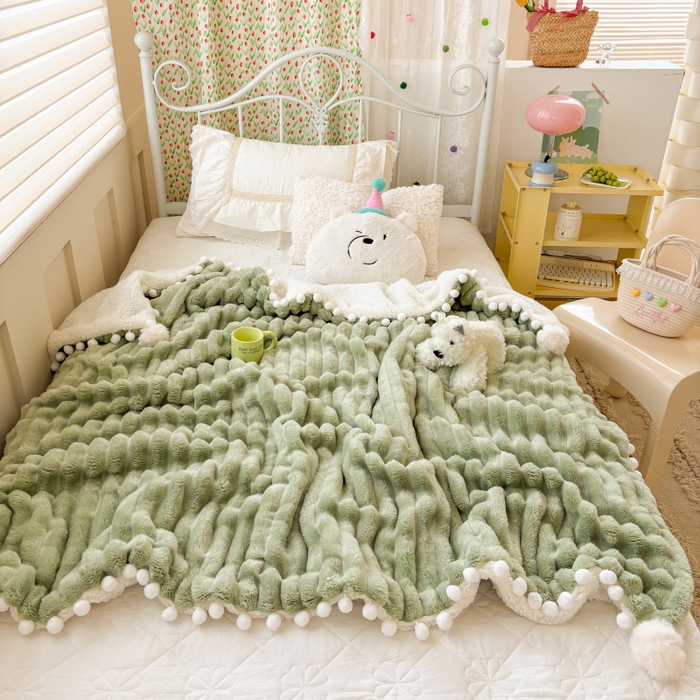 91家纺网 家纺一手货源 找家纺 （总）潮邦创意家居 2025新款宽条球毯大抽条配羊羔绒立体工艺绒毯毛毯盖毯