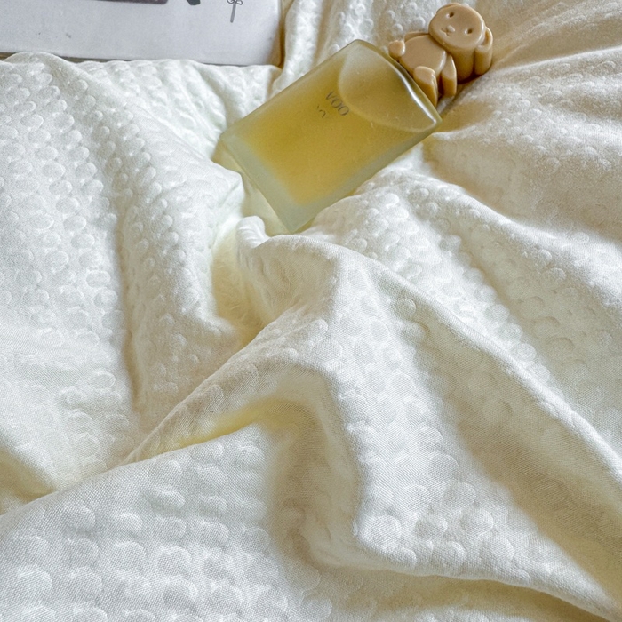 91家纺网 家纺一手货源 找家纺 麒东家纺 2025新款圆豆纱华夫格学生三件套 米白