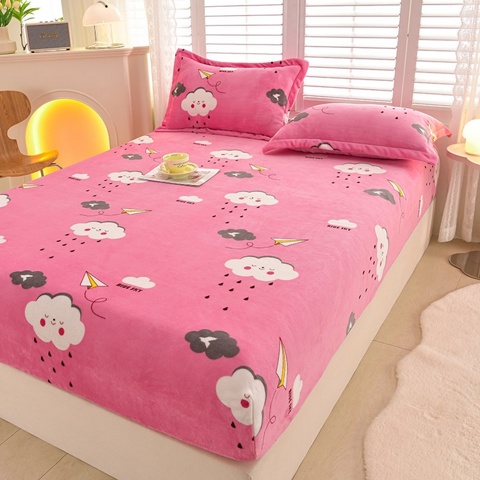 91家纺网 家纺一手货源 找家纺 圣靓家纺 2025新款加厚牛奶绒床笠 甜美约定