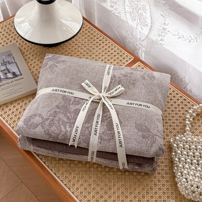 91家纺网 家纺一手货源 找家纺 芯贝儿 2025秋冬新品加厚原麻复古风亚麻皱皱双层纱水洗m四件套 风木槿-咖