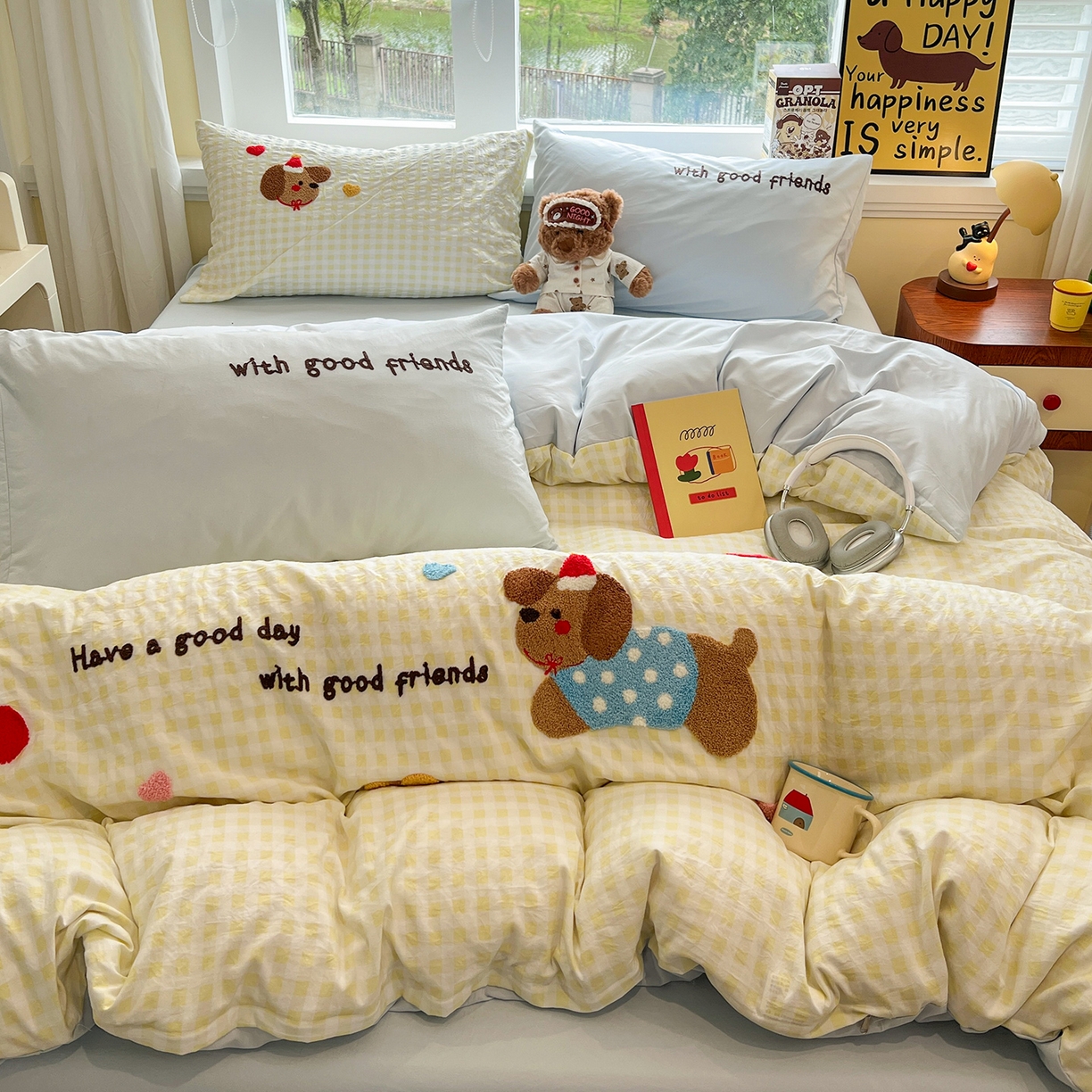 91家纺网 家纺一手货源 找家纺 桃心家居 2025新款A类亲肤舒适软糯云柔水洗棉少女卡通格子混搭毛巾绣水洗棉系列四件套 云柔水洗棉-毛巾绣美好小腊肠