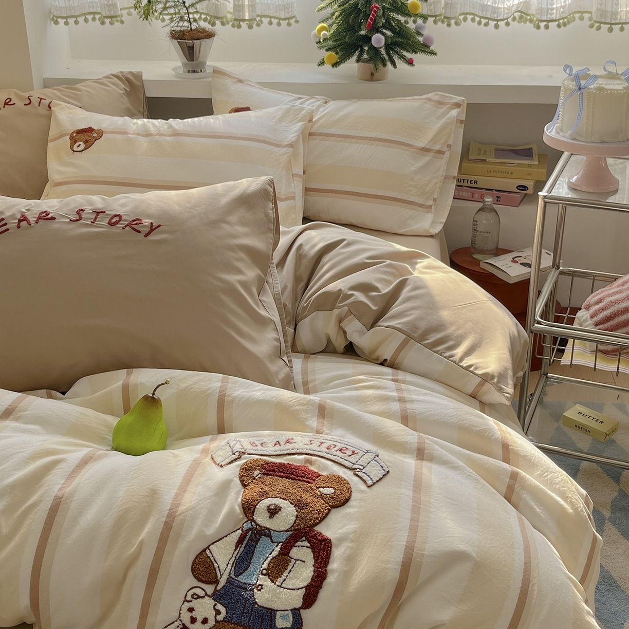 91家纺网 家纺一手货源 找家纺 桃心家居 2025新款A类亲肤舒适软糯云柔水洗棉少女卡通格子混搭毛巾绣水洗棉系列四件套 云柔水洗棉-印加绣英伦小熊