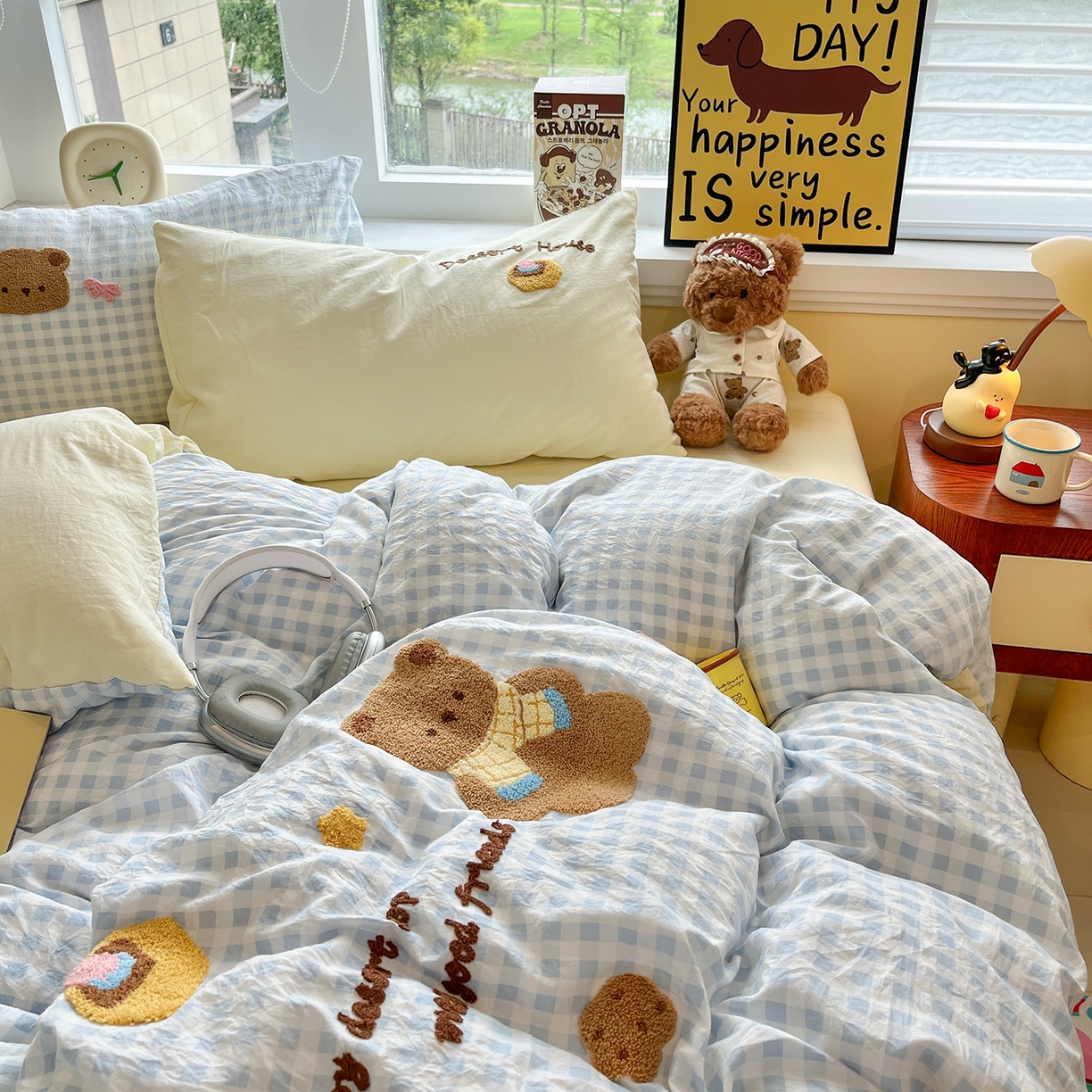 91家纺网 家纺一手货源 找家纺 桃心家居 2025新款A类亲肤舒适软糯云柔水洗棉少女卡通格子混搭毛巾绣水洗棉系列四件套 云柔水洗棉-毛巾绣甜品小熊