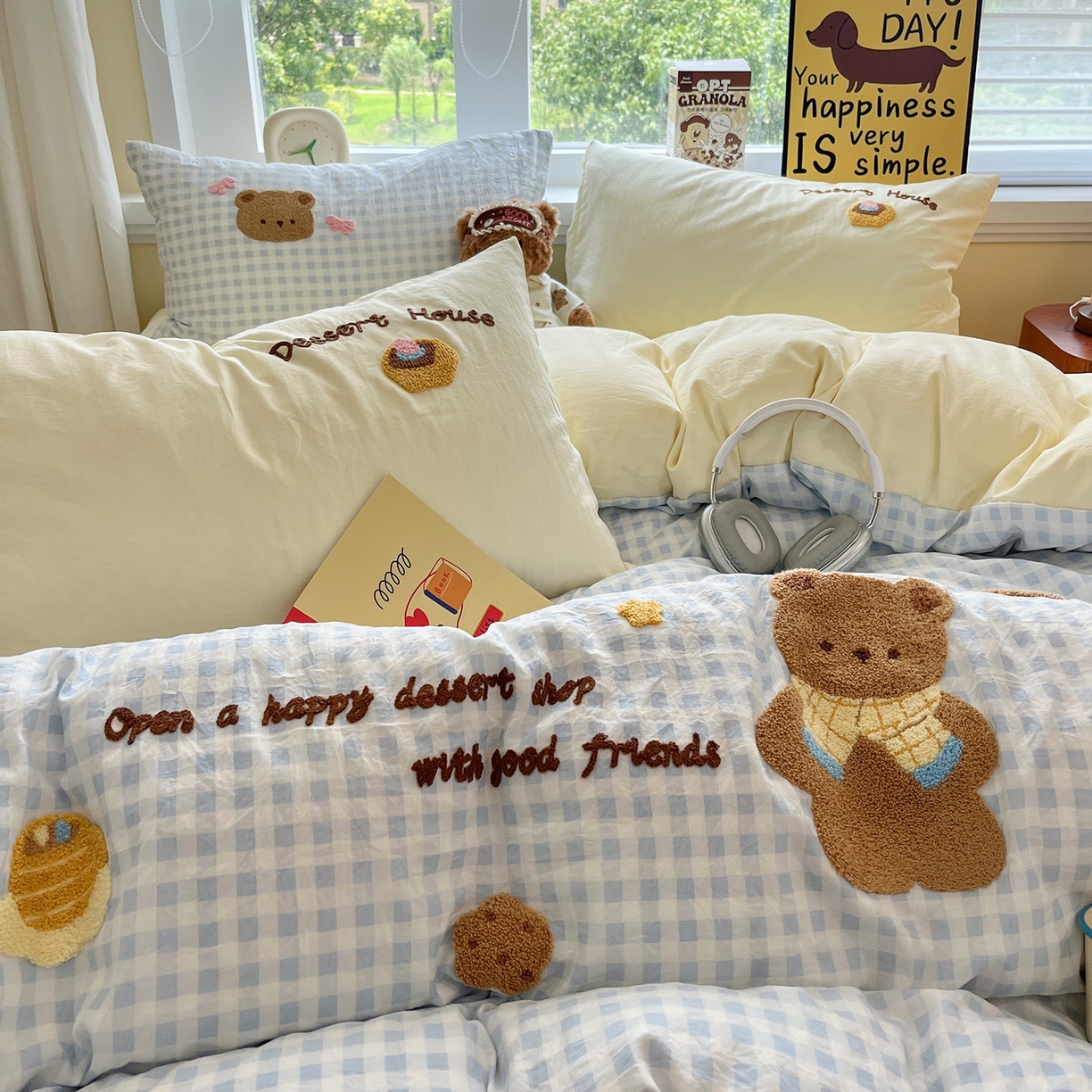 91家纺网 家纺一手货源 找家纺 桃心家居 2025新款A类亲肤舒适软糯云柔水洗棉少女卡通格子混搭毛巾绣水洗棉系列四件套 云柔水洗棉-毛巾绣甜品小熊