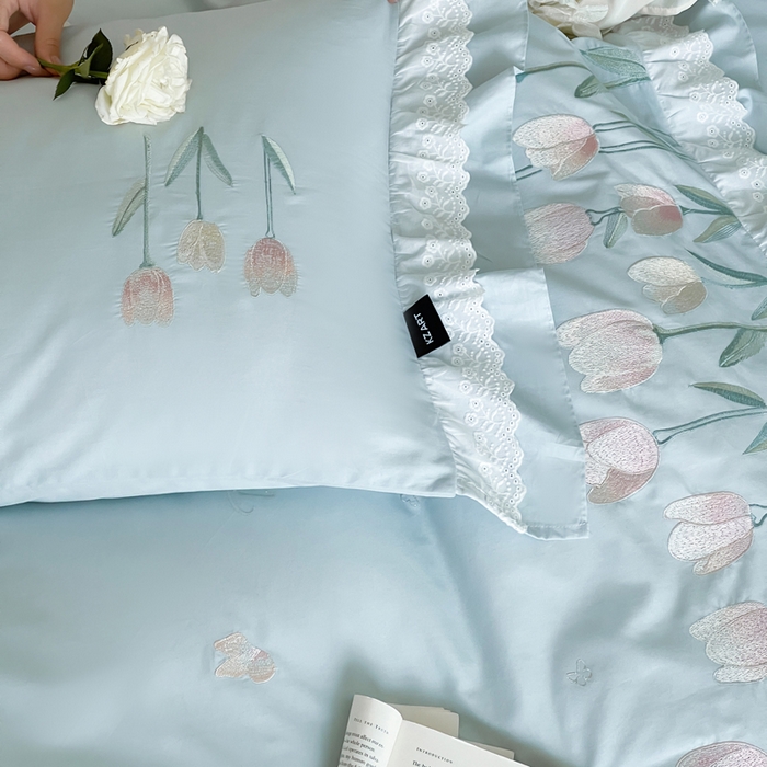 91家纺网 家纺一手货源 找家纺 卡姿家纺 2025秋冬森系小清新简约刺绣四件套-森系郁金香 森系郁金香-蓝