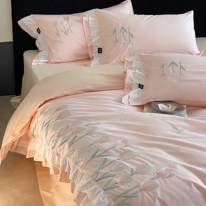 91家纺网 家纺一手货源 找家纺 卡姿家纺 2025秋冬森系小清新简约刺绣四件套-森系郁金香 森系郁金香-粉