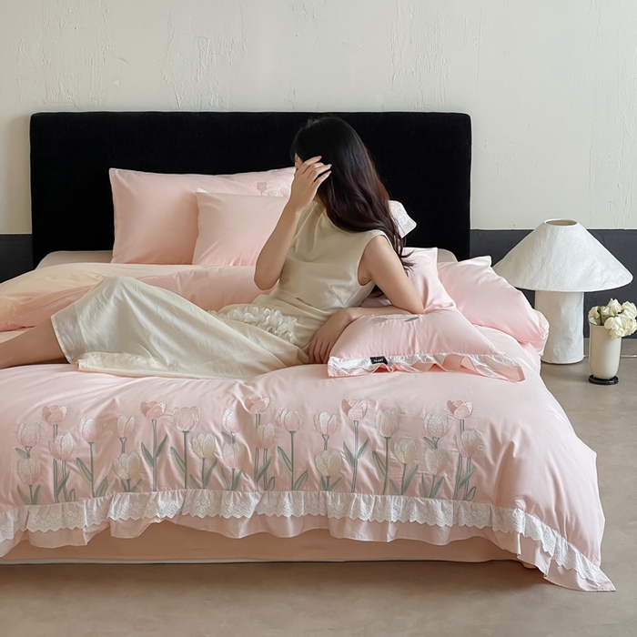 91家纺网 家纺一手货源 找家纺 卡姿家纺 2025秋冬森系小清新简约刺绣四件套-森系郁金香 森系郁金香-粉