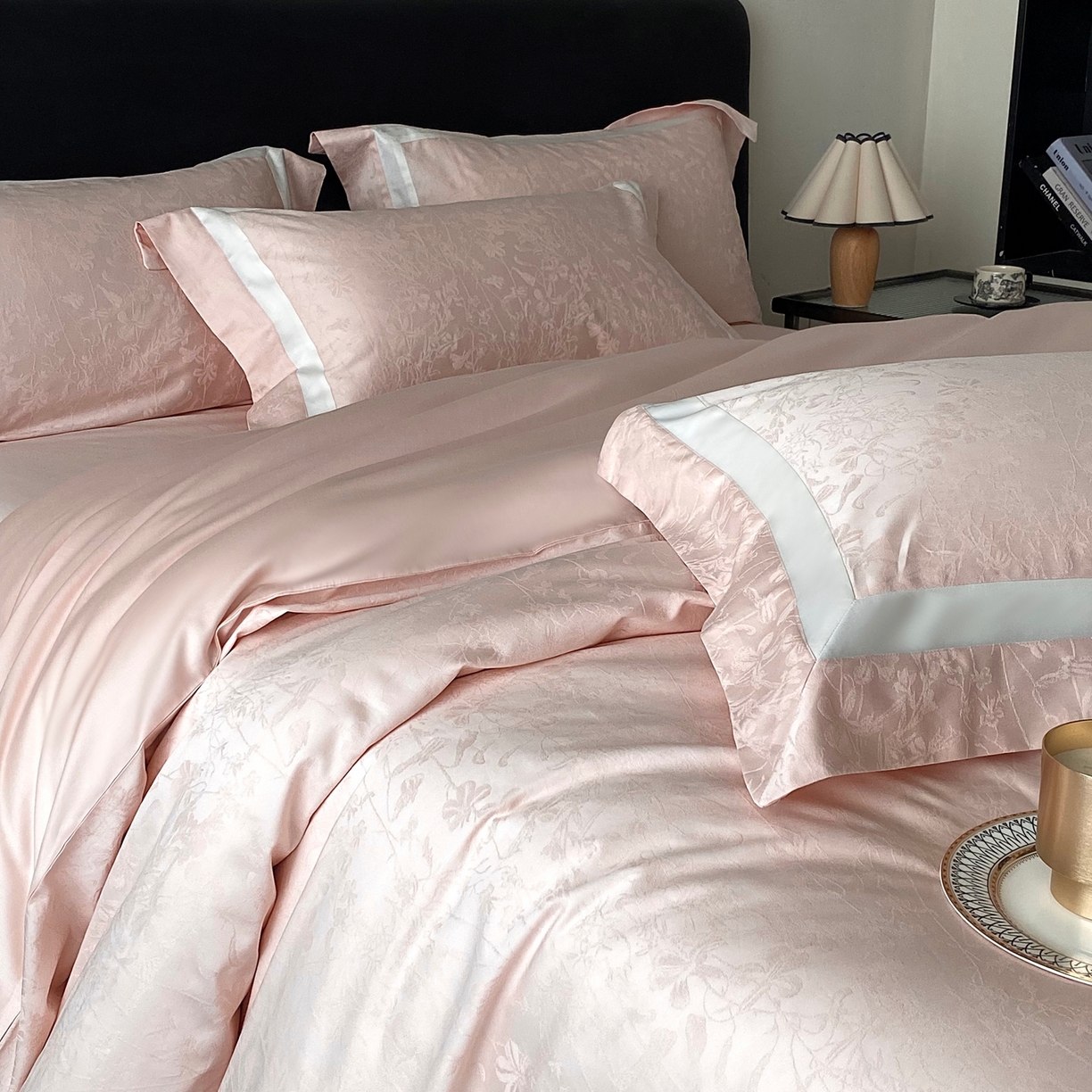 91家纺网 家纺一手货源 找家纺 2025秋冬新款长绒棉提花四件套-半夏 半夏-粉