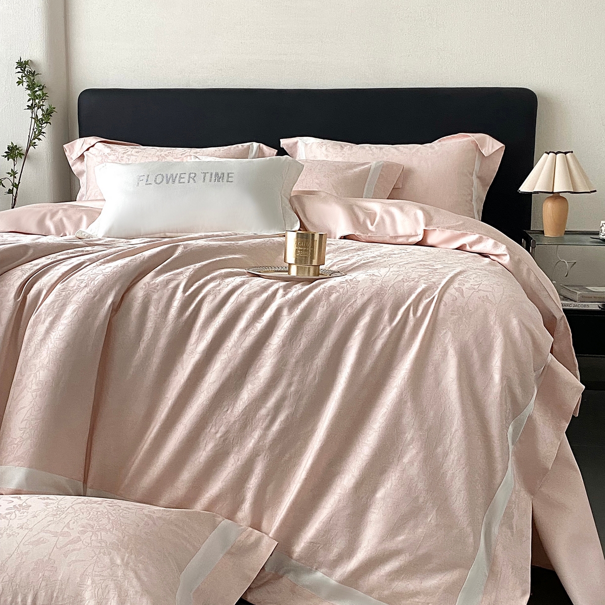 91家纺网 家纺一手货源 找家纺 2025秋冬新款长绒棉提花四件套-半夏 半夏-粉