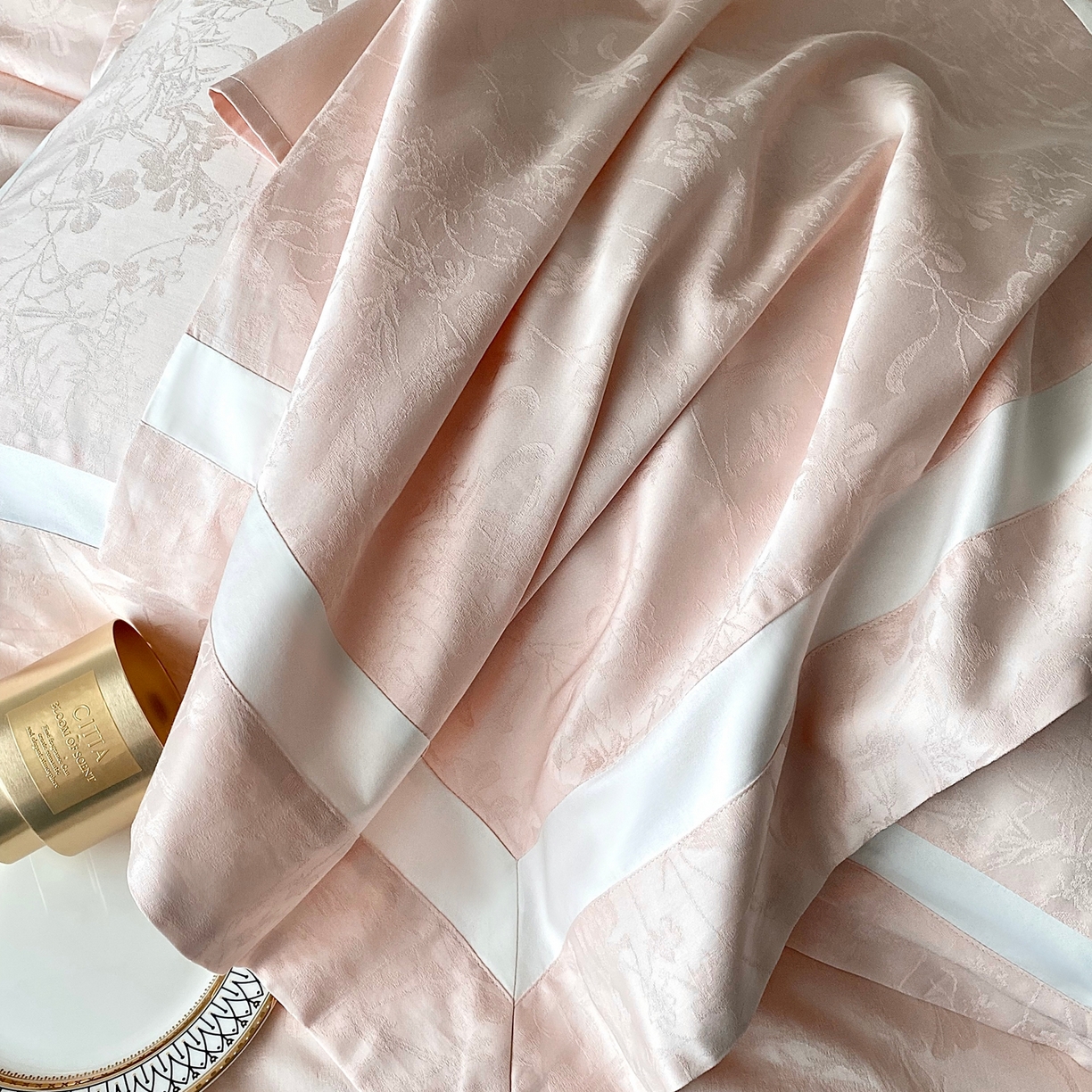 91家纺网 家纺一手货源 找家纺 2025秋冬新款长绒棉提花四件套-半夏 半夏-粉