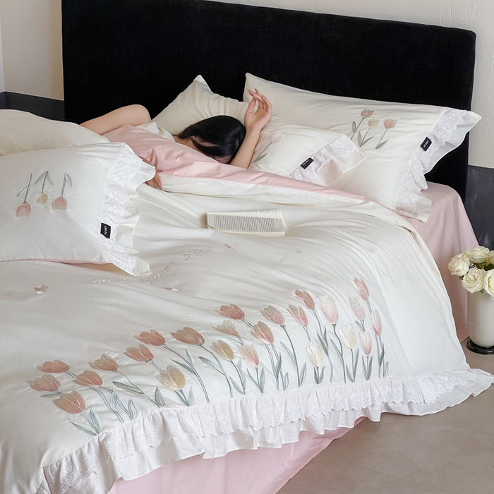 91家纺网 家纺一手货源 找家纺 卡姿家纺 2025秋冬森系小清新简约刺绣四件套-森系郁金香 森系郁金香-白