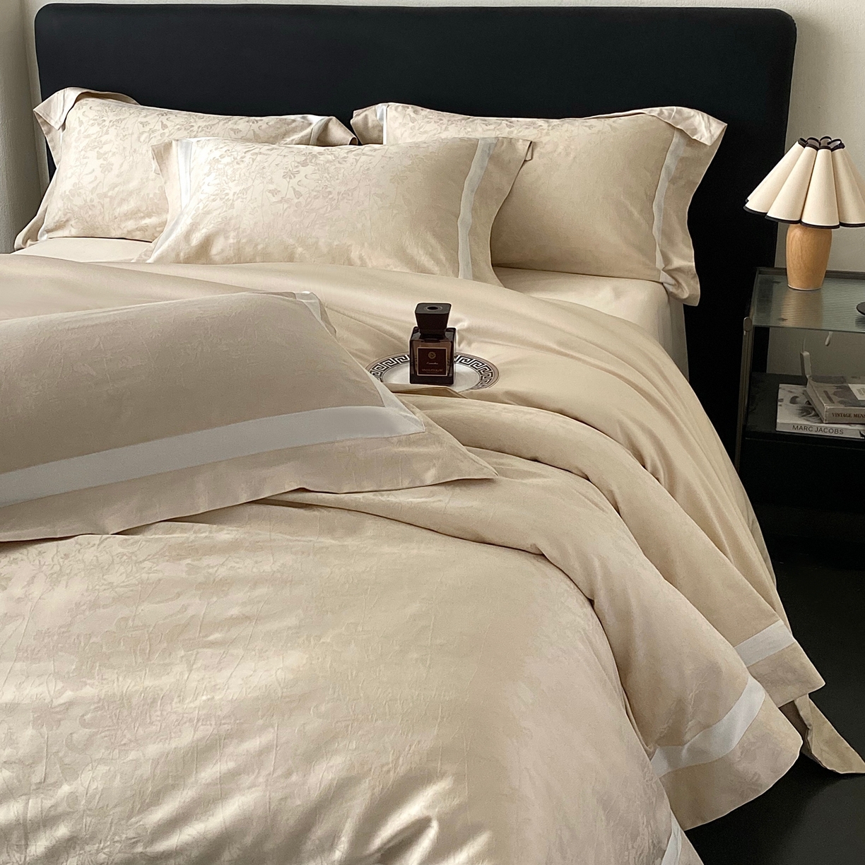 91家纺网 家纺一手货源 找家纺 2025秋冬新款长绒棉提花四件套-半夏 半夏-香槟