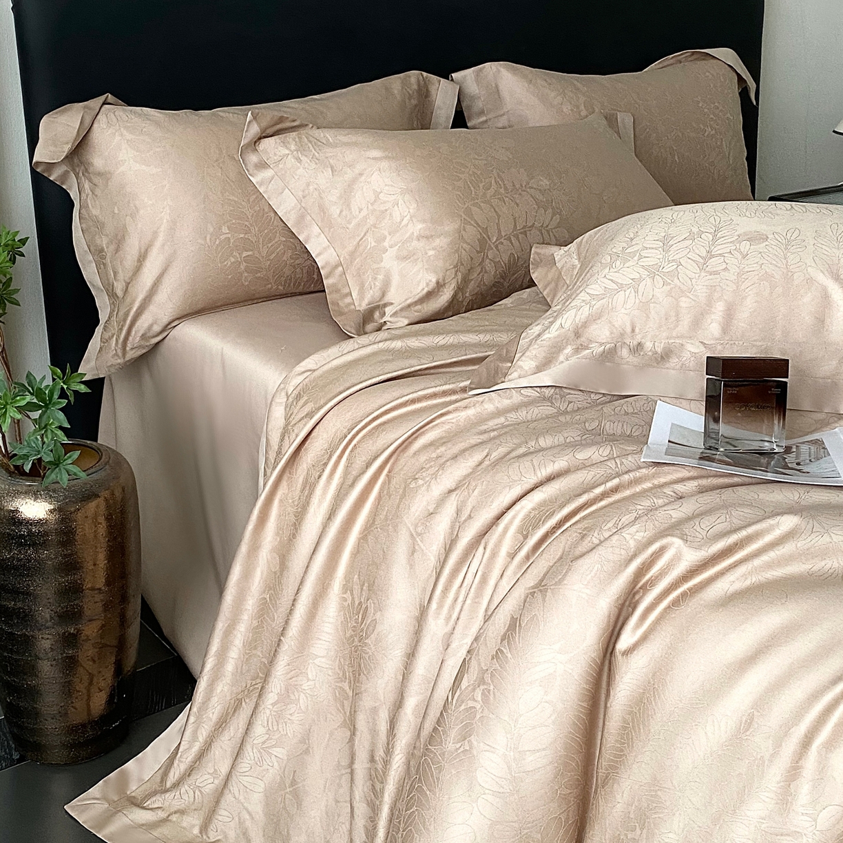 91家纺网 家纺一手货源 找家纺 花时间2025秋冬新款长绒棉提花四件套-翠影 翠影-咖