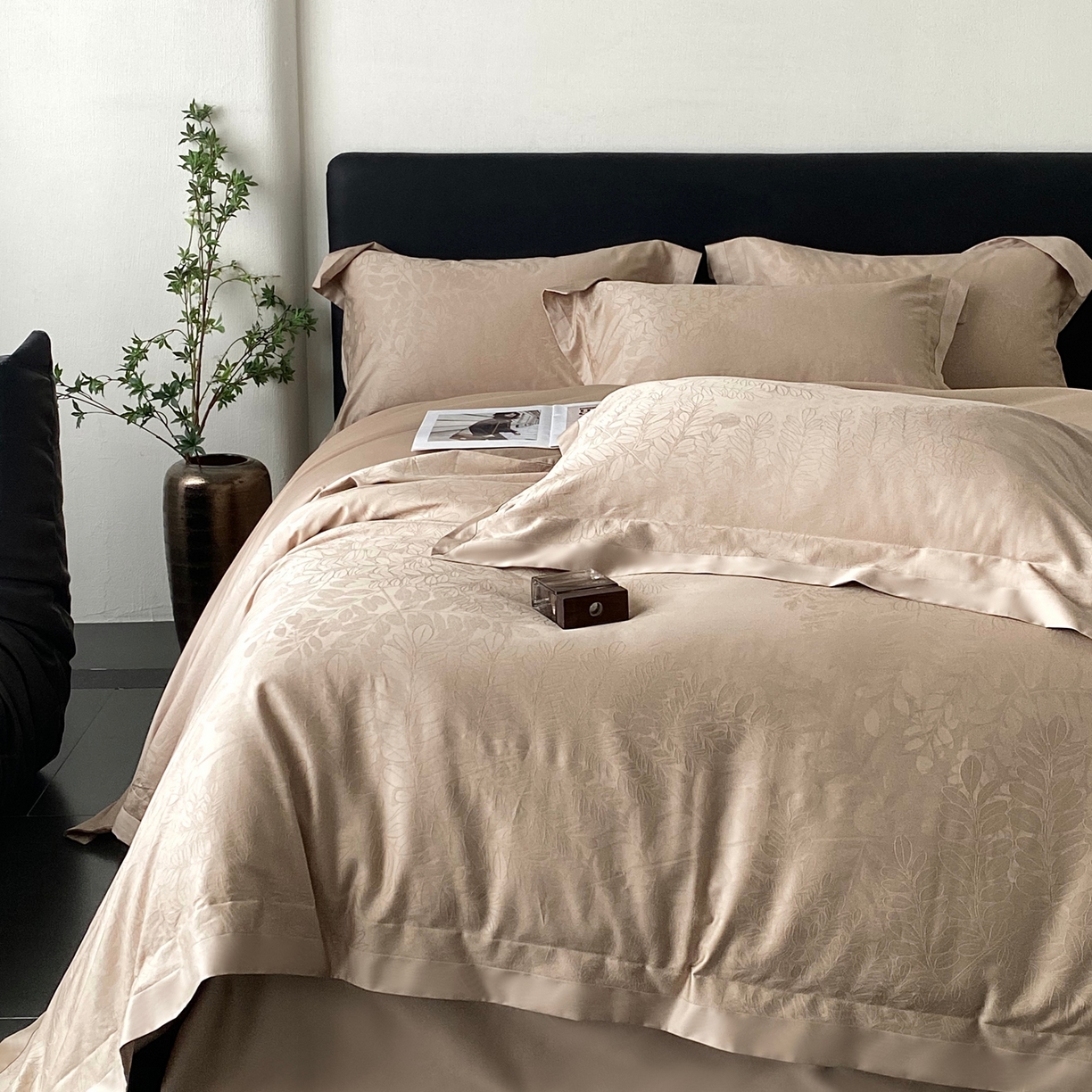 91家纺网 家纺一手货源 找家纺 花时间2025秋冬新款长绒棉提花四件套-翠影 翠影-咖