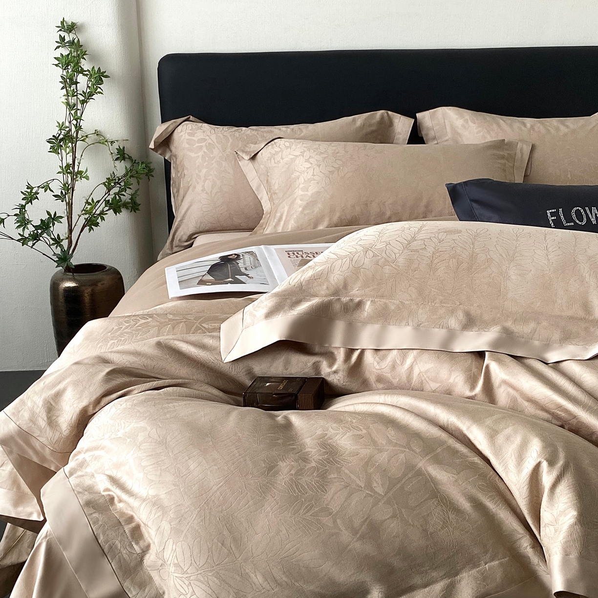 91家纺网 家纺一手货源 找家纺 花时间2025秋冬新款长绒棉提花四件套-翠影 翠影-咖