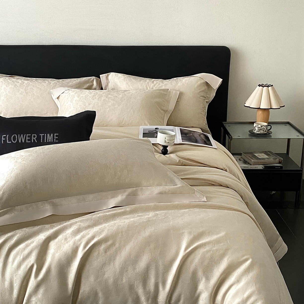 91家纺网 家纺一手货源 找家纺 花时间2025秋冬新款长绒棉提花四件套-露薇 露薇-香槟