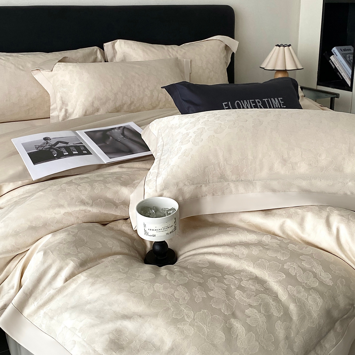 91家纺网 家纺一手货源 找家纺 花时间2025秋冬新款长绒棉提花四件套-露薇 露薇-香槟