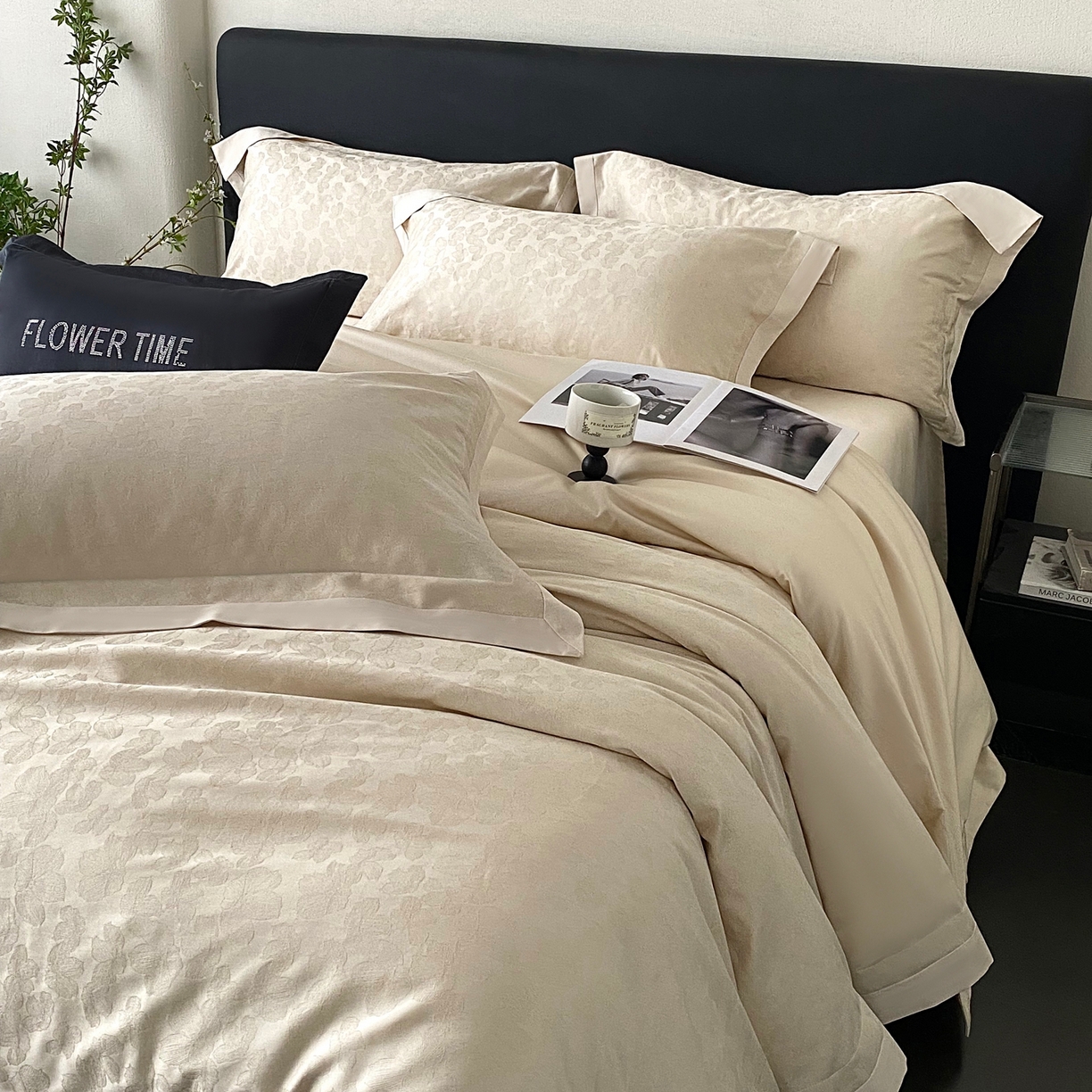 91家纺网 家纺一手货源 找家纺 花时间2025秋冬新款长绒棉提花四件套-露薇 露薇-香槟