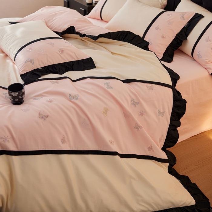 91家纺网 家纺一手货源 找家纺 卡姿家纺 2025秋冬60支长绒棉名媛风刺绣四件套-蝴蝶安娜 蝴蝶安娜-粉