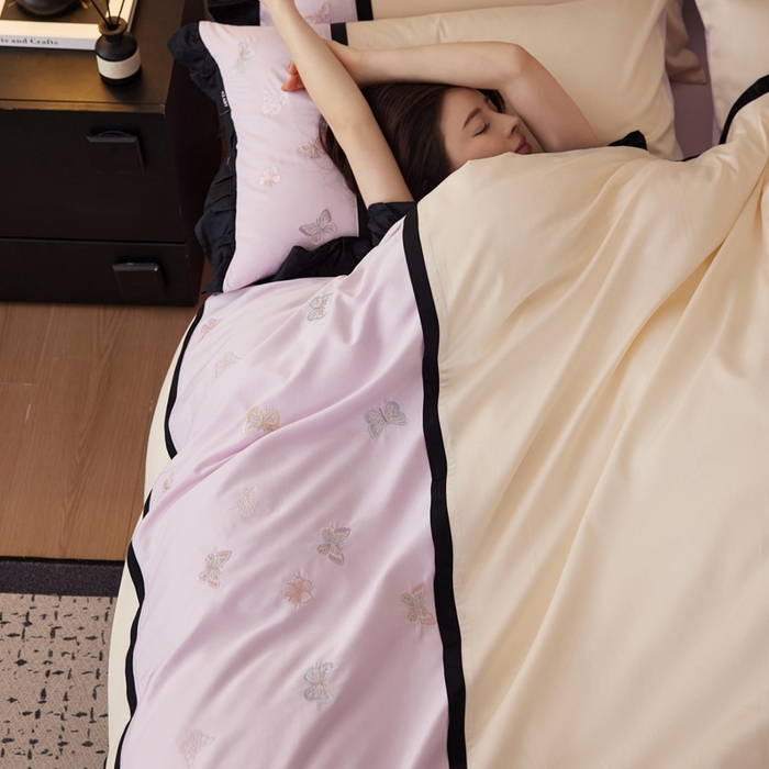 91家纺网 家纺一手货源 找家纺 卡姿家纺 2025秋冬60支长绒棉名媛风刺绣四件套-蝴蝶安娜 蝴蝶安娜-紫