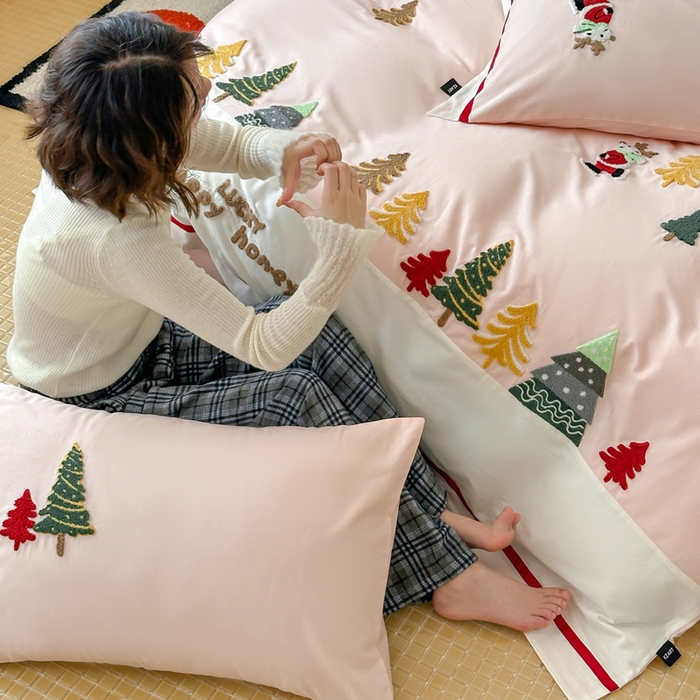 91家纺网 家纺一手货源 找家纺 （总）卡姿家纺 2025秋冬森系北欧风毛巾绣四件套-森林秘境