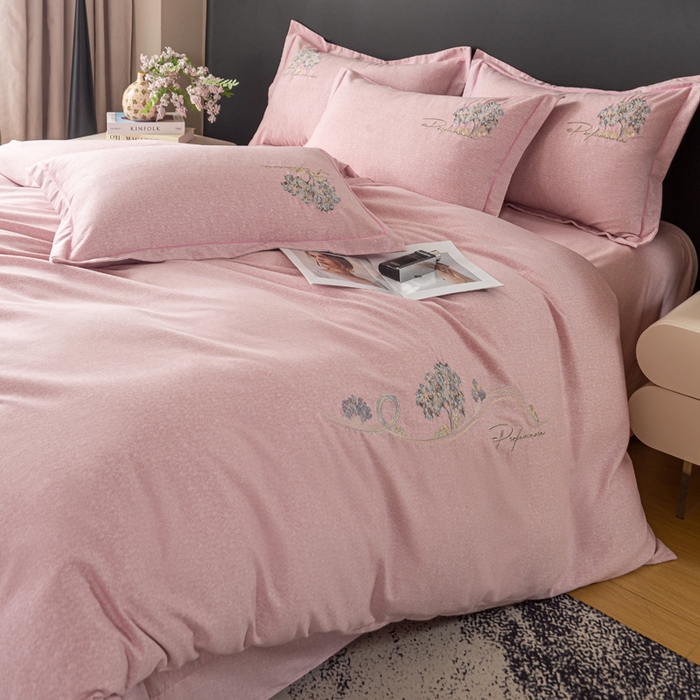 91家纺网 家纺一手货源 找家纺 昊翔家纺 2025新款全棉肌理纹磨毛绣花四件套套件 森沐-豆沙