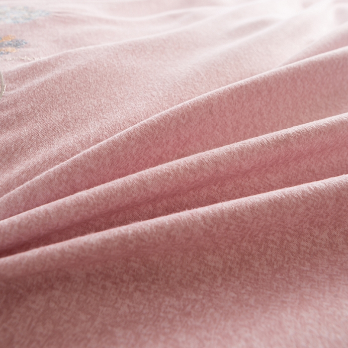 91家纺网 家纺一手货源 找家纺 昊翔家纺 2025新款全棉肌理纹磨毛绣花四件套套件 森沐-豆沙