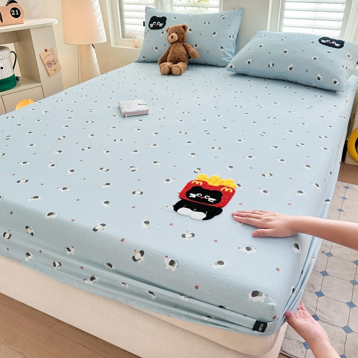 91家纺网 家纺一手货源 找家纺 卡姿家纺 2025秋冬全棉双层纱-床笠三件套 床笠-猫咪薯条