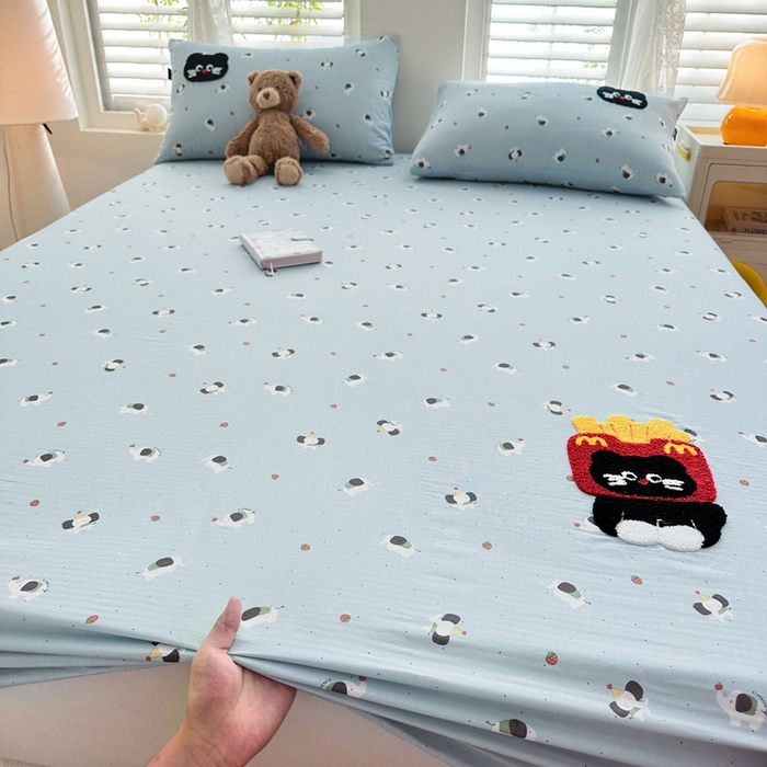 91家纺网 家纺一手货源 找家纺 卡姿家纺 2025秋冬全棉双层纱-床笠三件套 床笠-猫咪薯条