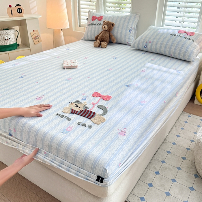 91家纺网 家纺一手货源 找家纺 卡姿家纺 2025秋冬全棉双层纱-床笠三件套 床笠-小猫球球