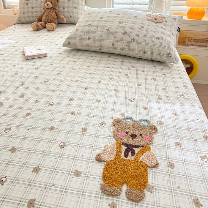 91家纺网 家纺一手货源 找家纺 卡姿家纺 2025秋冬全棉双层纱-床笠三件套 床笠-熊仔宝贝
