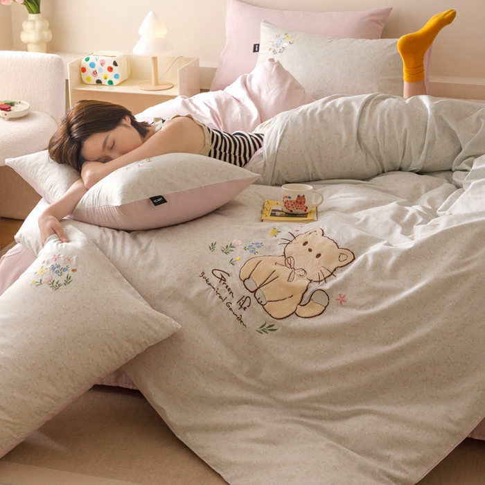 91家纺网 家纺一手货源 找家纺 （总）卡姿家纺 2025秋冬治愈系卡通萌趣系列四件套第二季